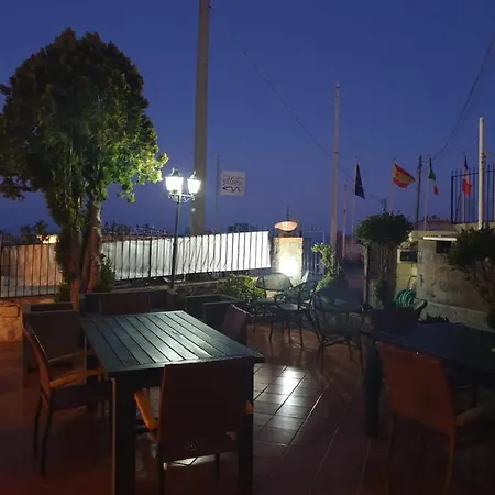 アパートホテル Mareluna Ischia